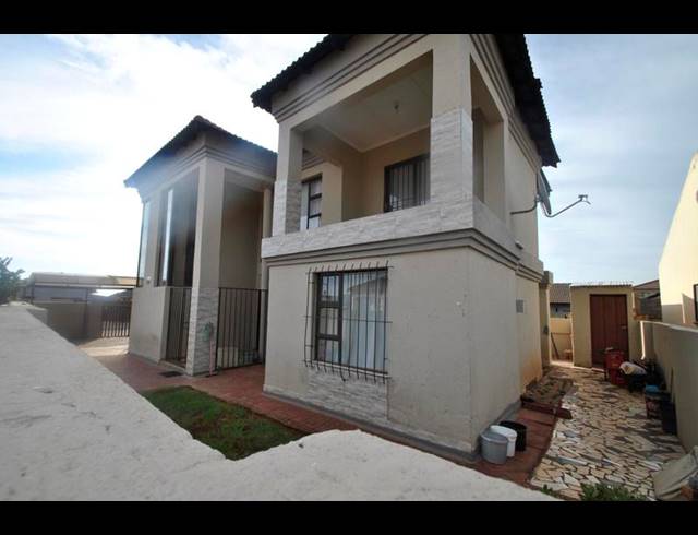 5 BEDROOM HOUSE FOR SALE IN DAWN PARK